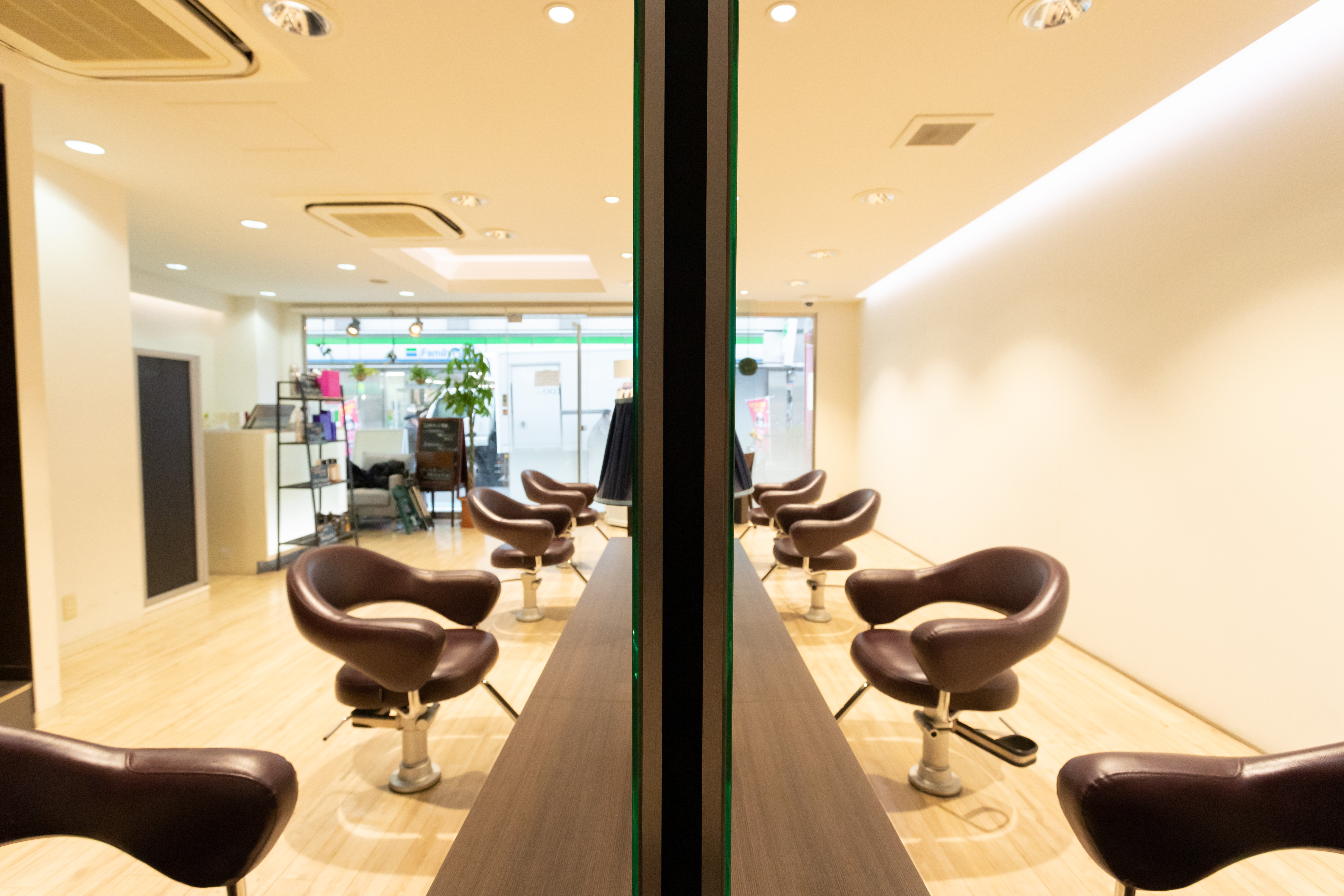too hairの店舗写真2